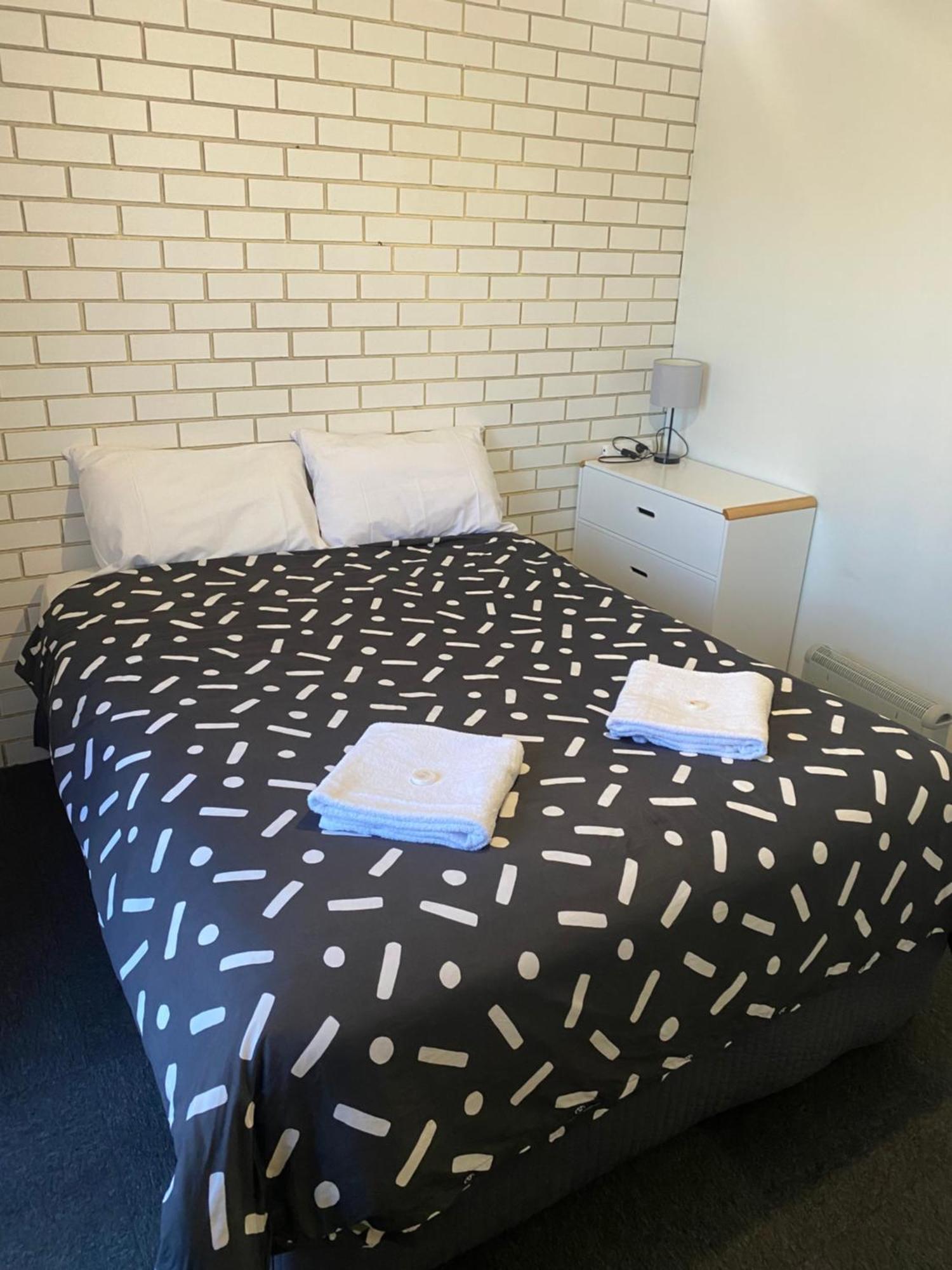 Tatura Country Motel Экстерьер фото