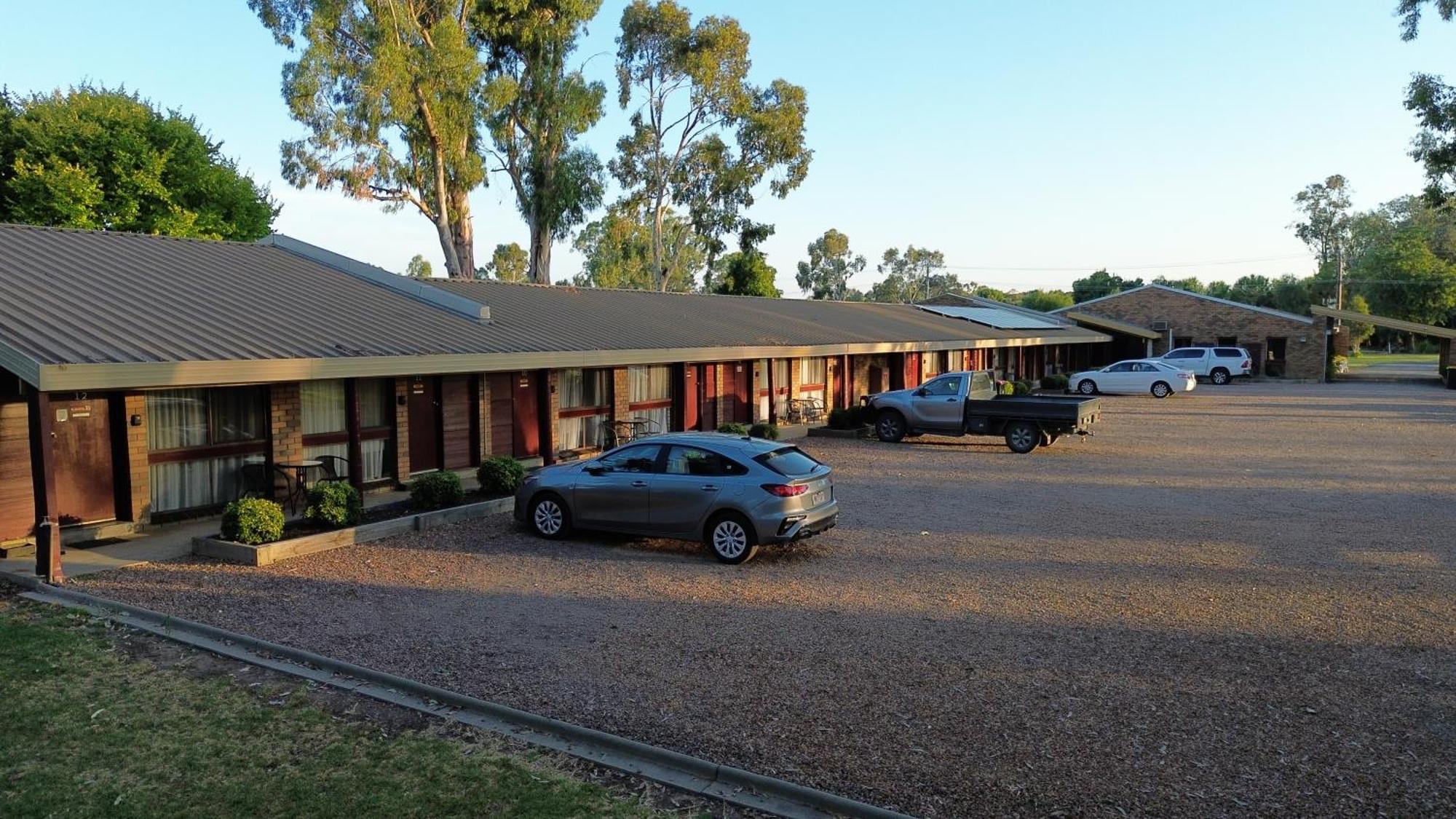 Tatura Country Motel Экстерьер фото